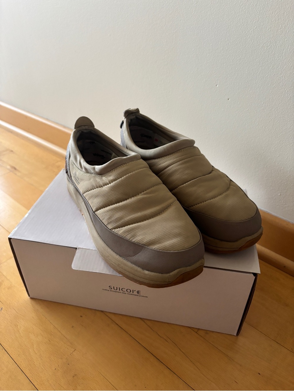 Suicoke PEPPER-evab slip on shoes beige